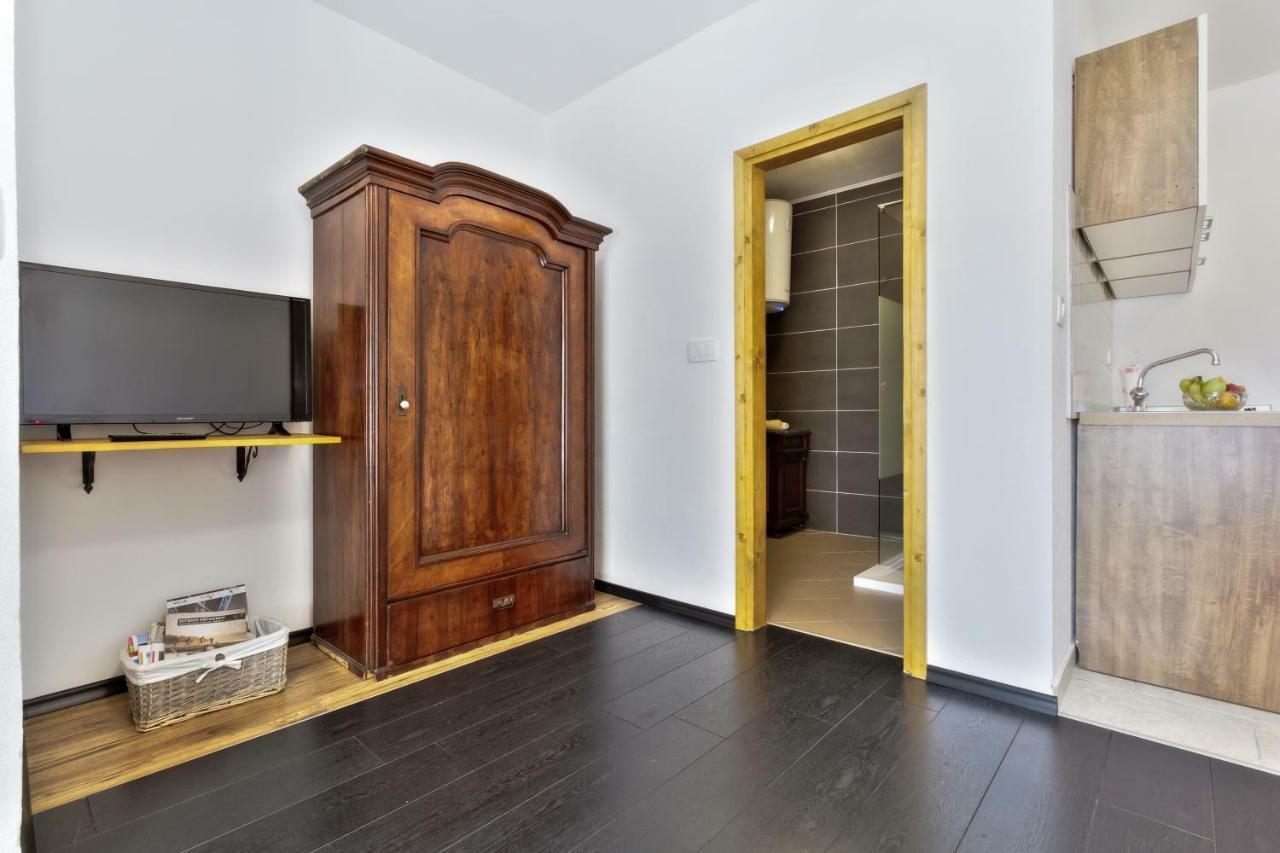 Apartmani Anna Умаг Экстерьер фото